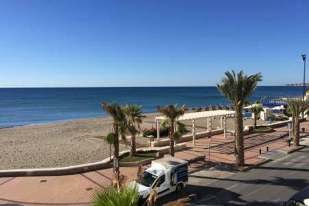 Espectacular 1ª Linea De Playa...Te Enamoraras!!! Leilighet Fuengirola Eksteriør bilde